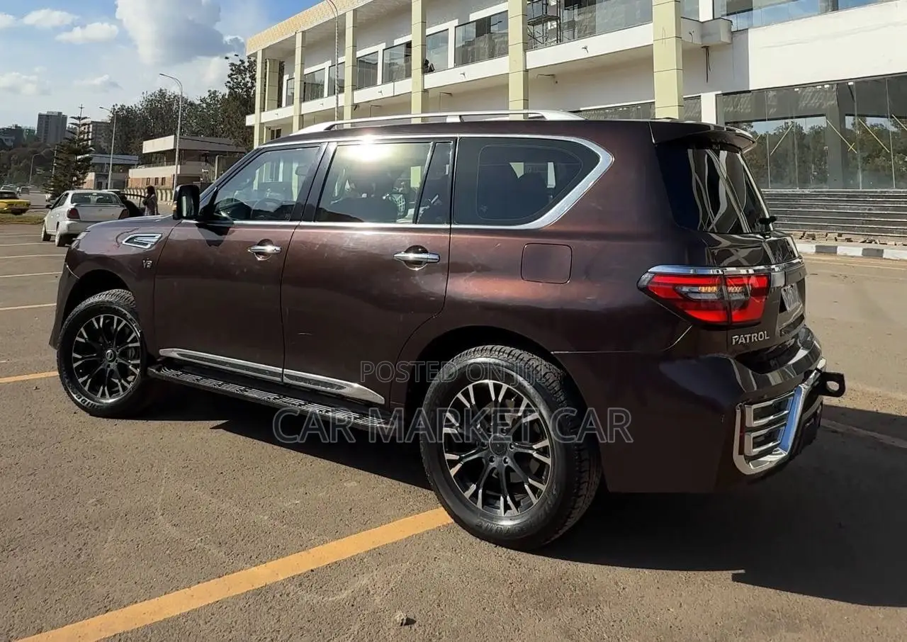 Nissan Patrol 2017 Brown