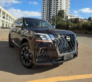 Nissan Patrol 2017 Brown