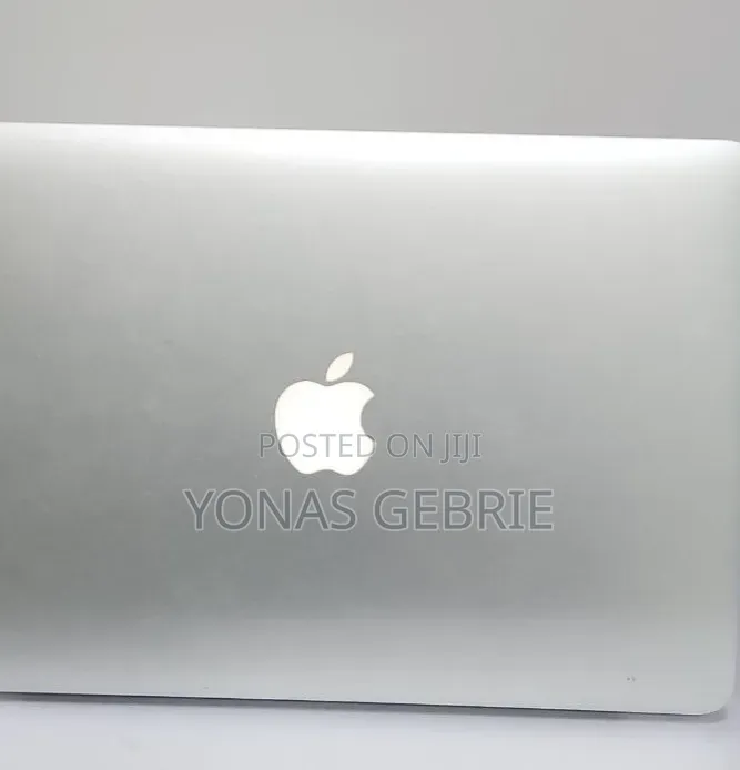 New Laptop Apple MacBook 8GB Intel Core i5 SSD 256GB