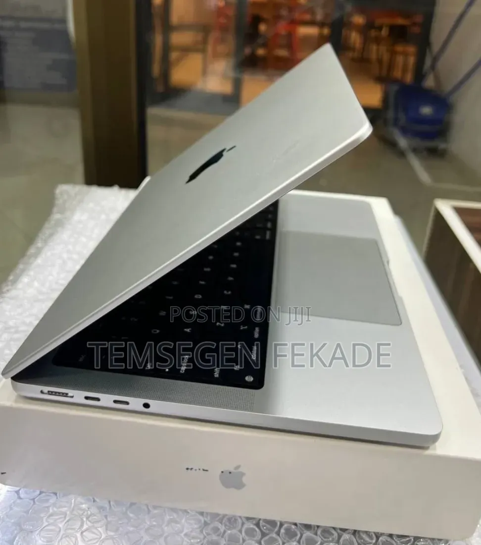 New Laptop Apple MacBook Pro 2021 M1 16GB Apple M1 Pro SSD 512GB