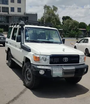 Toyota Land Cruiser 4.5 V8 TD 2019 White
