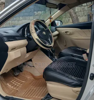 Toyota Yaris 2014 Blue