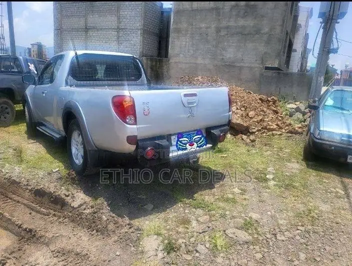 Mitsubishi L200 2007 Silver