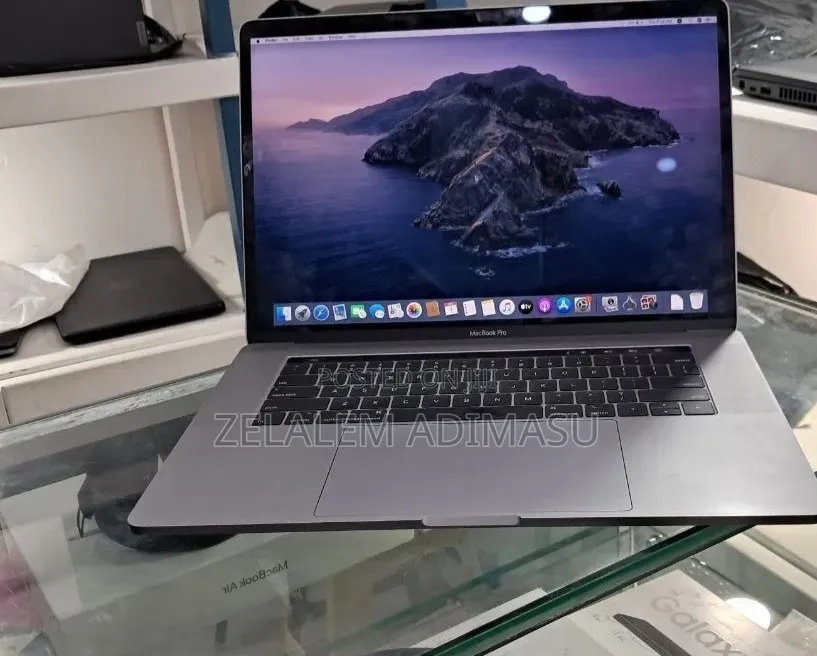 New Laptop Apple MacBook Pro 2019 32GB Intel Core i9 SSD 1T