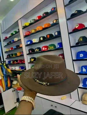 Classic Wide-Brim Hat
