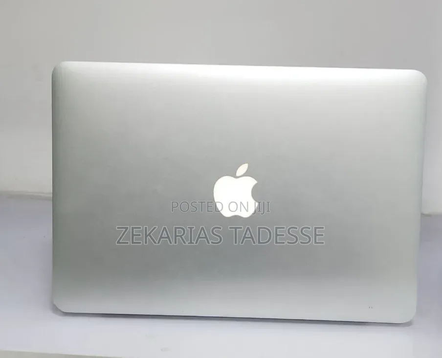 New Laptop Apple MacBook Pro 2013 8GB Intel Core i5 SSD 256GB