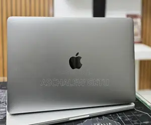 New Laptop Apple MacBook Pro 2017 16GB Intel Core i5 SSD 256GB