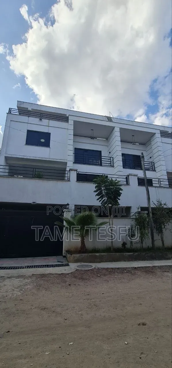 Furnished 8bdrm House in ሰሚት, Bole for sale
