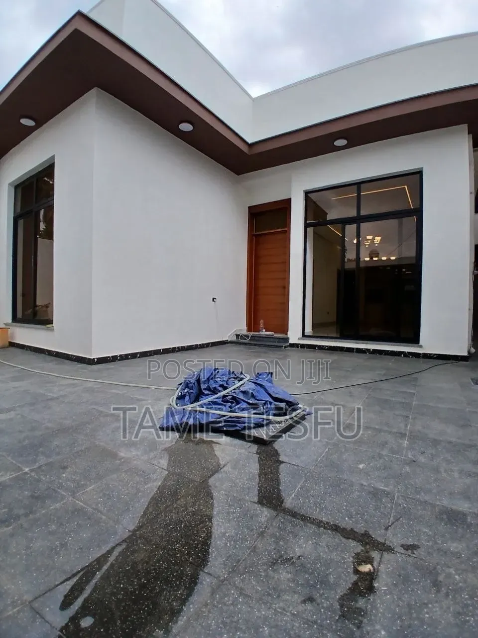 Furnished 3bdrm Villa in ጃክሮስ, Bole for sale