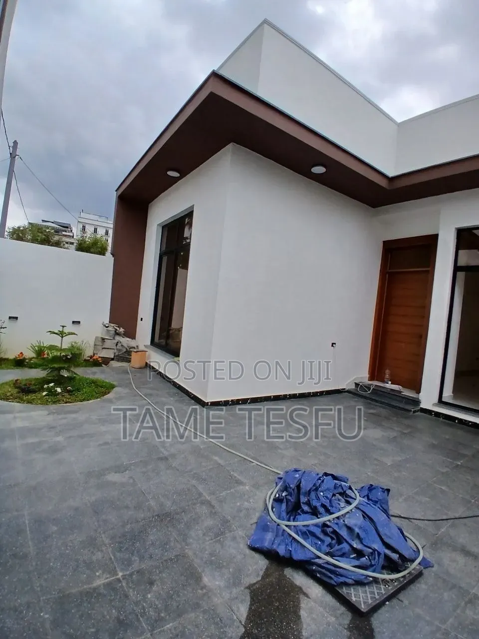 Furnished 3bdrm Villa in ጃክሮስ, Bole for sale