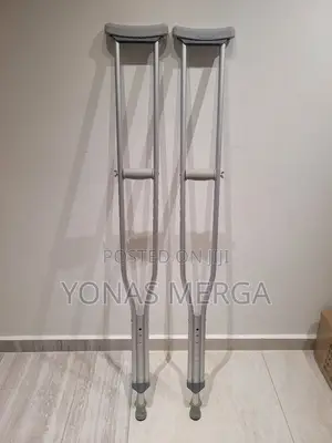 Underarm Crutches旬¶Probasics Aluminum Crutches, Adult: 5'2"H – 5'10"H