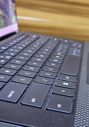 New Laptop Dell Precision 15 3520 16GB Intel Core i9 SSD 512GB