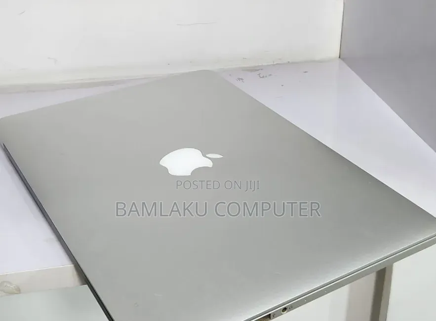 New Laptop Apple MacBook Air 2013 8GB Intel Core i5 SSD 256GB