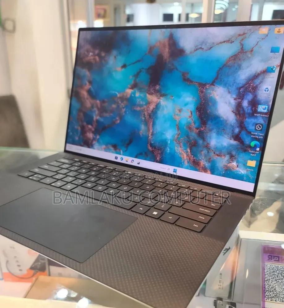 New Laptop Dell XPS 15 16GB Intel Core i7 SSD 512GB