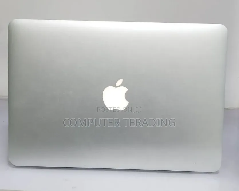 New Laptop Apple MacBook Pro 2013 8GB Intel Core i5 SSD 256GB