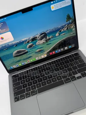 New Laptop Apple MacBook Air 2023 M2 8GB Apple M2 SSD 256GB