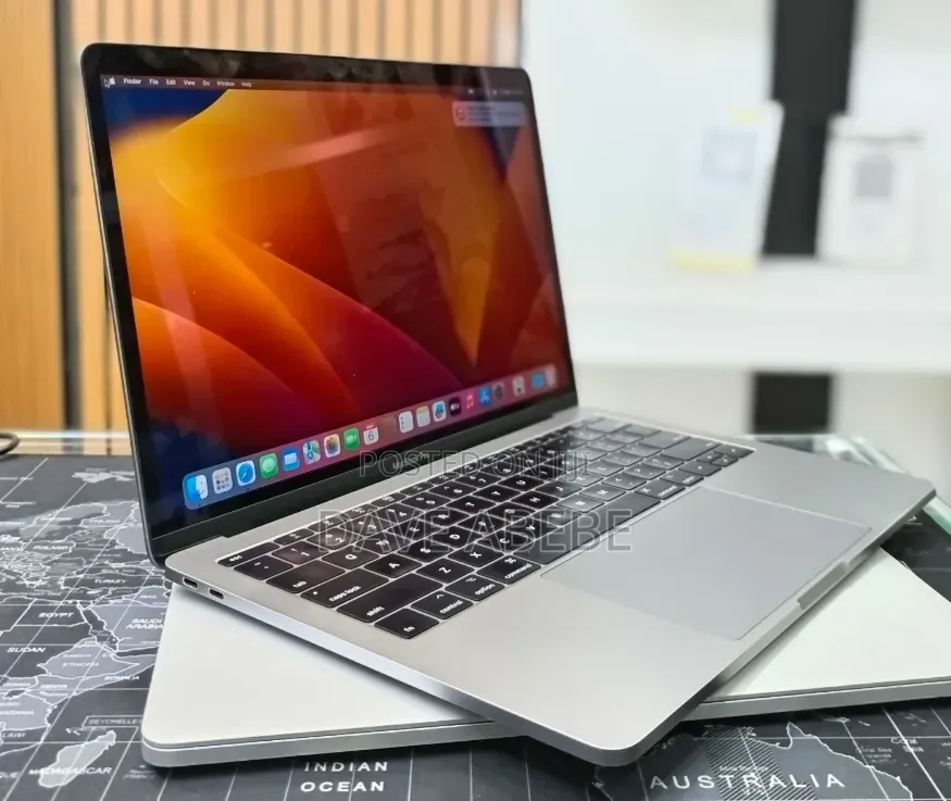 New Laptop Apple MacBook Pro 2017 16GB Intel Core i5 SSD 256GB