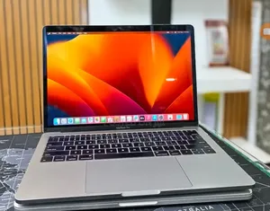 New Laptop Apple MacBook Pro 2017 16GB Intel Core i5 SSD 256GB