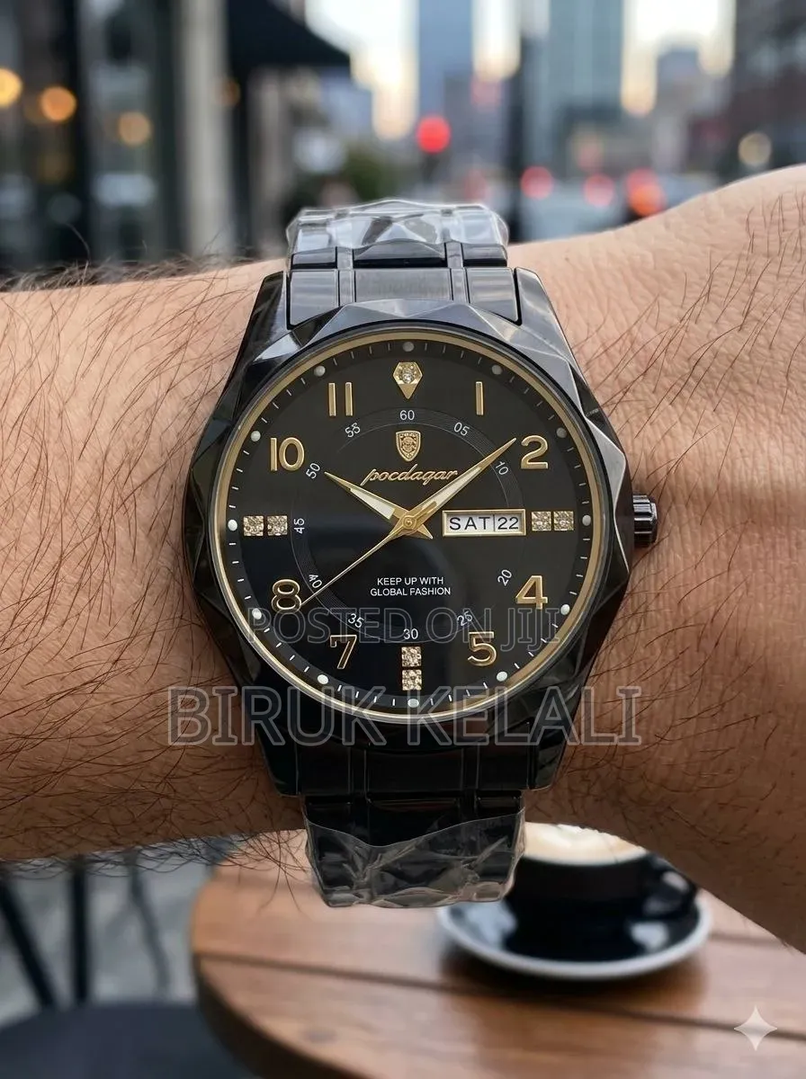 Poedagar 615 Luxury Business Quartz Watch With a Black Case