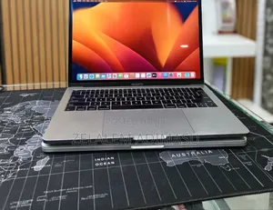 New Laptop Apple MacBook Pro 2017 16GB Intel Core i5 SSD 256GB
