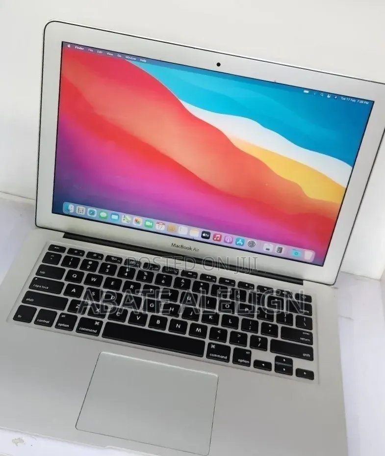 New Laptop Apple MacBook Air 2017 8GB Intel Core i5 SSD 256GB