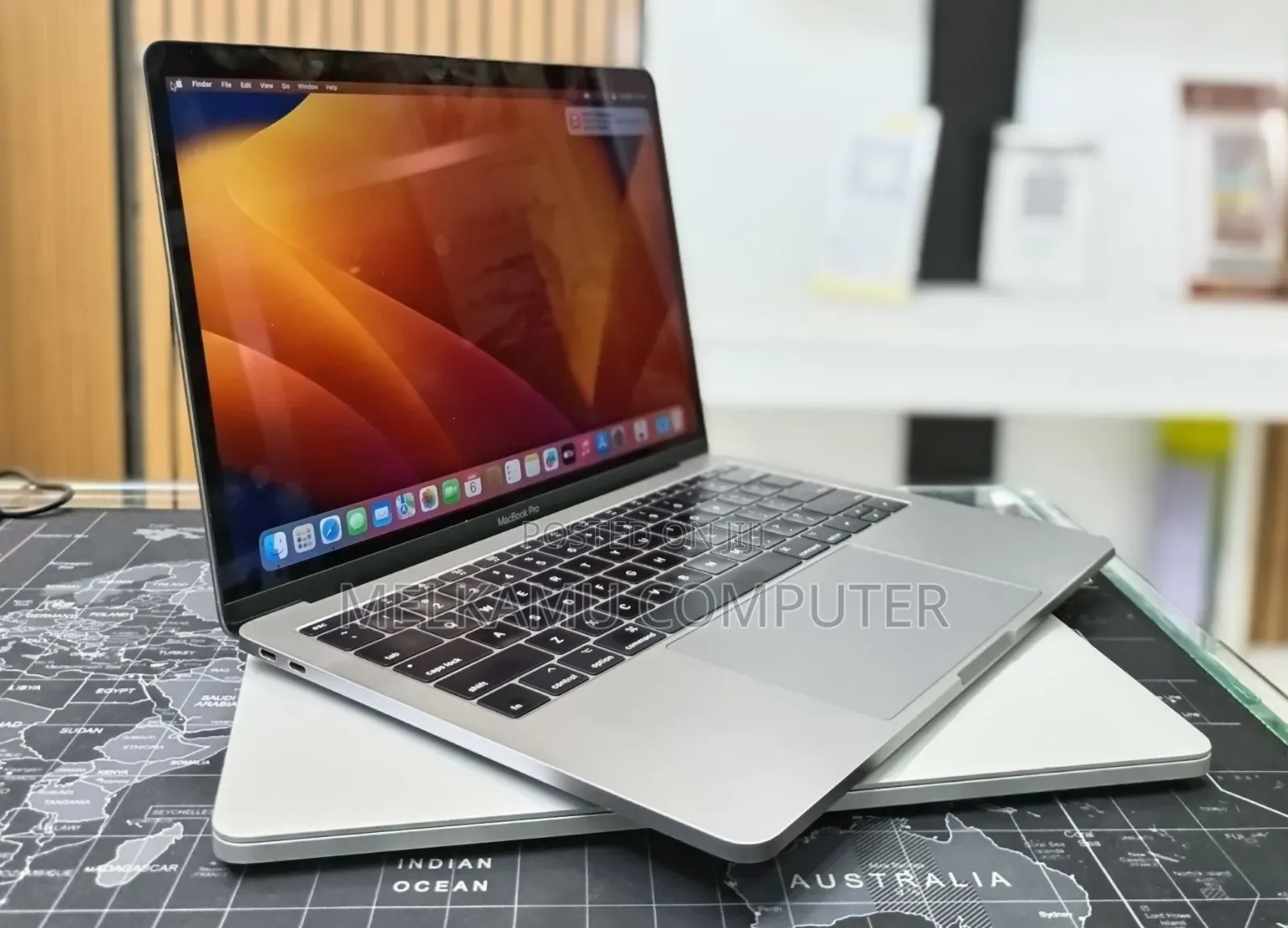 New Laptop Apple MacBook Pro 2017 16GB Intel Core i5 SSD 256GB