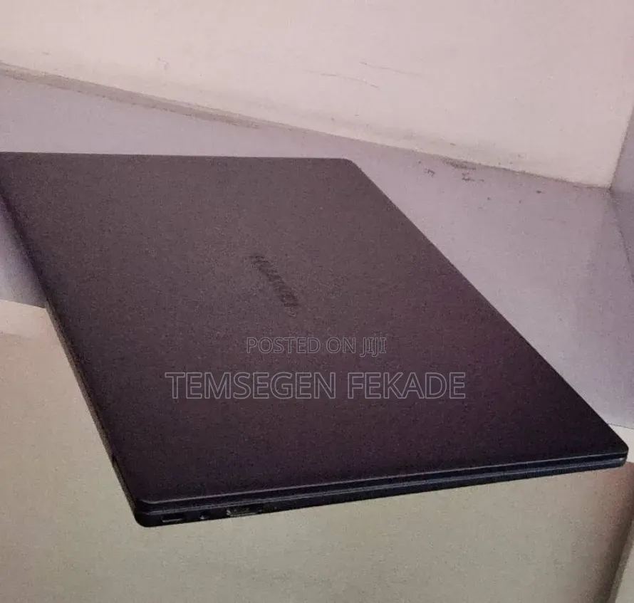 New Laptop Huawei MateBook 13 WRT-W19E 16GB Intel Core i7 SSD 512GB