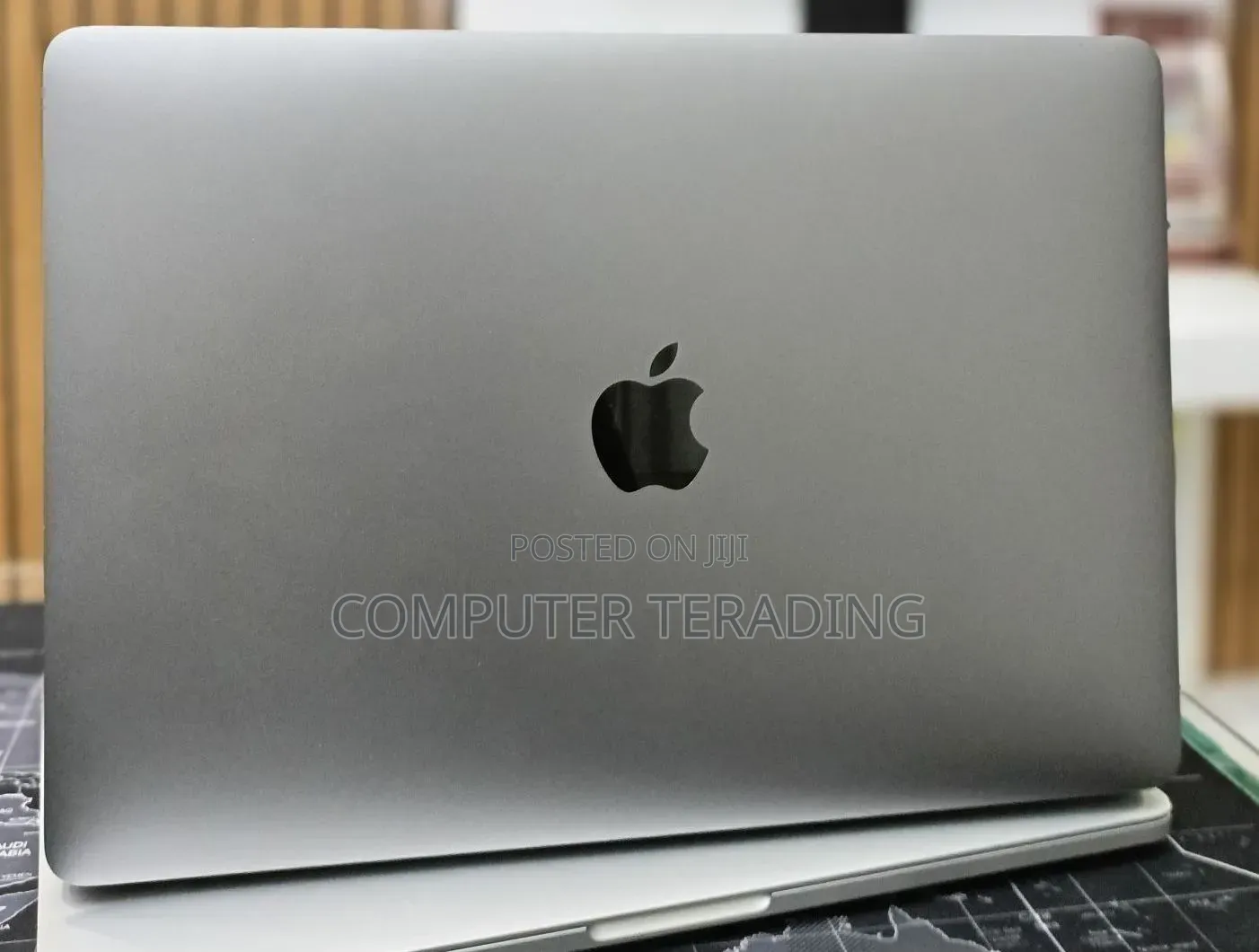 New Laptop Apple MacBook Pro 2017 16GB Intel Core i5 SSD 256GB