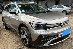 Volkswagen ID.6 2024 Gold