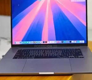 New Laptop Apple MacBook 2018 32GB Intel Core i9 SSD 2T