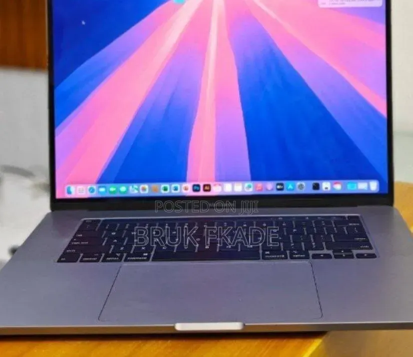 New Laptop Apple MacBook 2018 32GB Intel Core i9 SSD 2T
