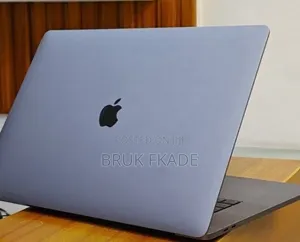 New Laptop Apple MacBook 2018 32GB Intel Core i9 SSD 2T