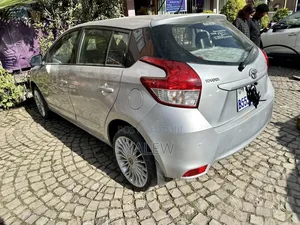 Toyota Yaris 2015 Silver