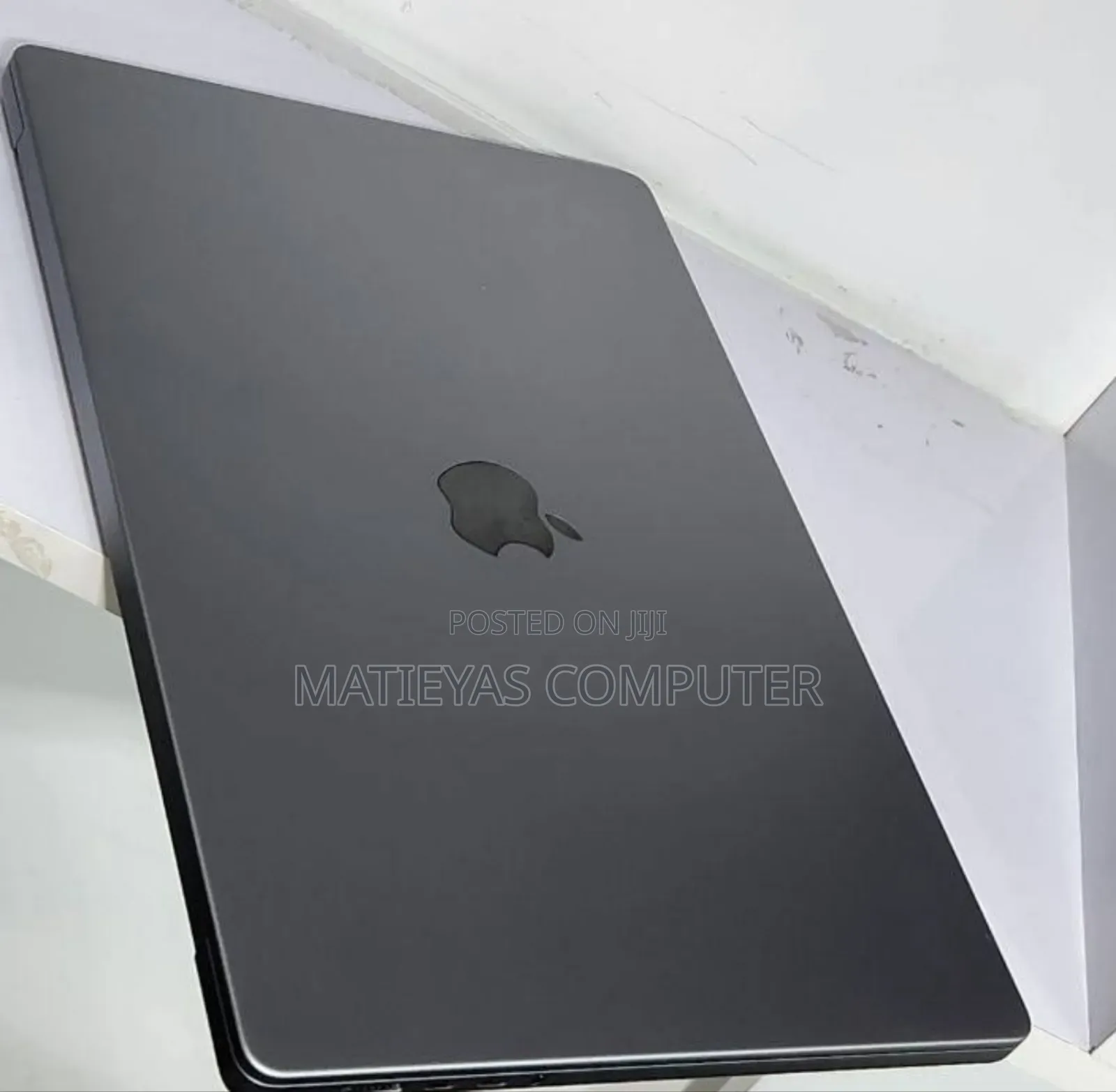 New Laptop Apple MacBook Pro M1 32GB Apple M1 Pro SSD 512GB