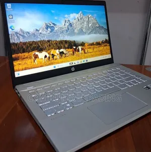 New Laptop HP Pavilion 15 8GB Intel Core i5 SSD 512GB