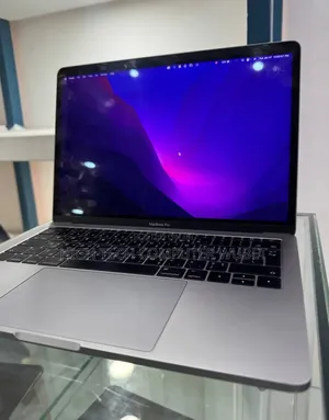 New Laptop Apple MacBook Pro 2017 8GB Intel Core i5 SSD 128GB