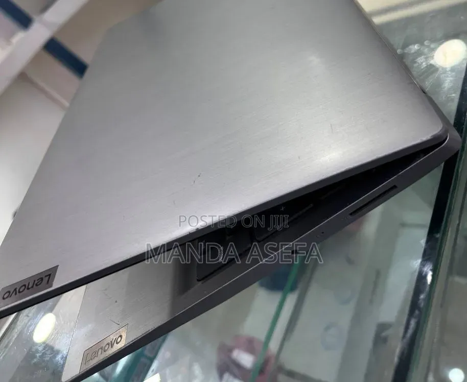 New Laptop Lenovo IdeaPad 520 8GB Intel Core i5 SSD 512GB