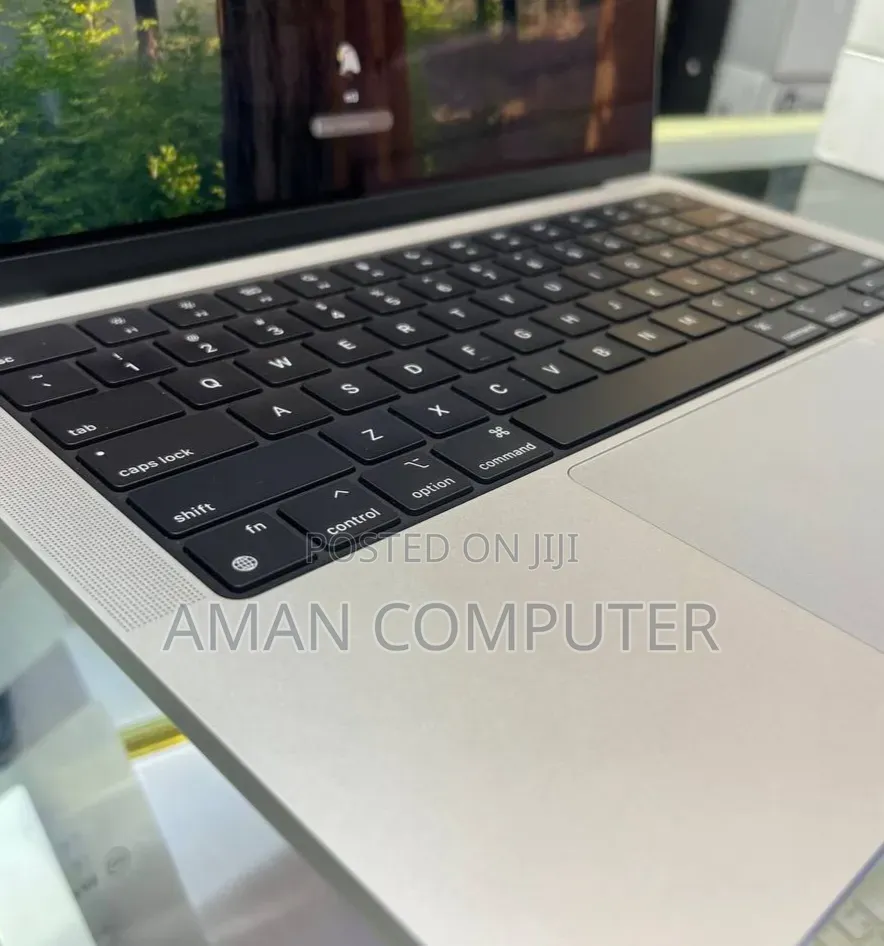 New Laptop Apple MacBook Pro 2023 M3 14-inch 8GB Apple M3 SSD 512GB