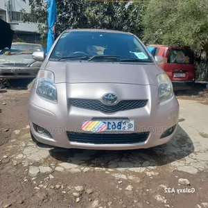 Toyota Yaris 2010 Purple