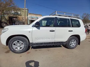 Toyota Land Cruiser 4.5 V8 GX-R 2012 White