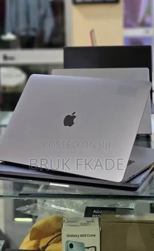 New Laptop Apple MacBook Pro 2017 16GB Intel Core i7 SSD 512GB
