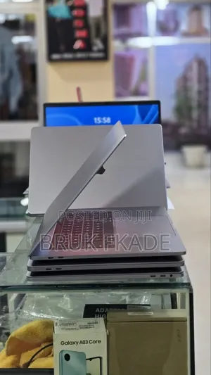New Laptop Apple MacBook Pro 2017 16GB Intel Core i7 SSD 512GB