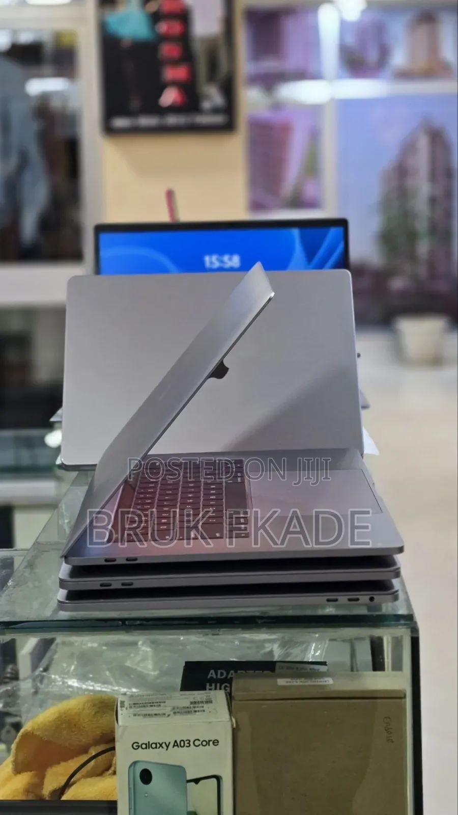 New Laptop Apple MacBook Pro 2017 16GB Intel Core i7 SSD 512GB