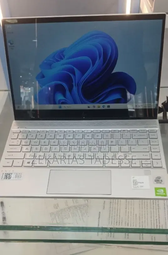 New Laptop HP Envy 14 8GB Intel Core i5 SSD 512GB