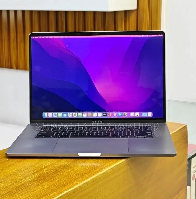 New Laptop Apple MacBook Pro 2018 32GB Intel Core i9 SSD 2T
