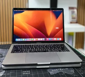 New Laptop Apple MacBook Pro 2017 16GB Intel Core i5 SSD 256GB