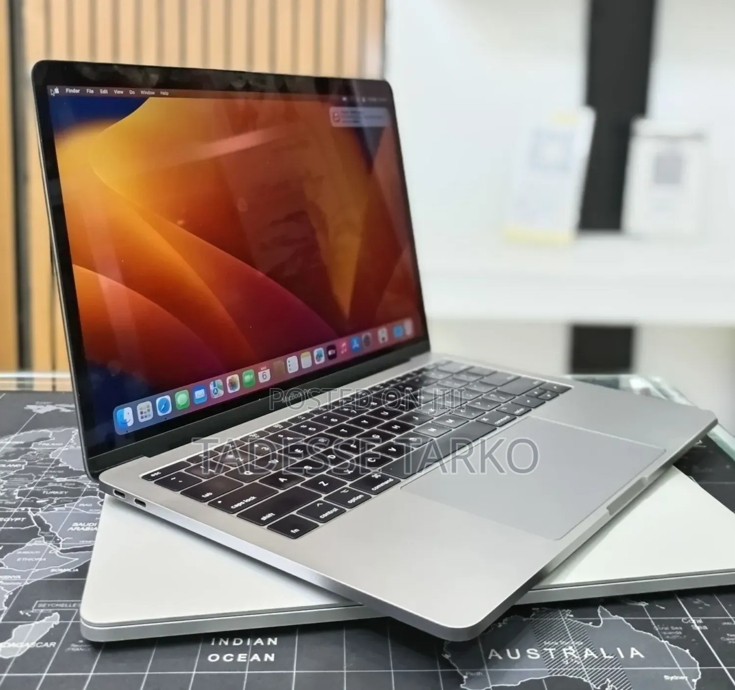 New Laptop Apple MacBook Pro 2017 16GB Intel Core i5 SSD 256GB