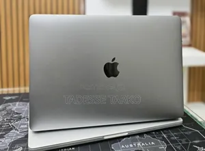 New Laptop Apple MacBook Pro 2017 16GB Intel Core i5 SSD 256GB