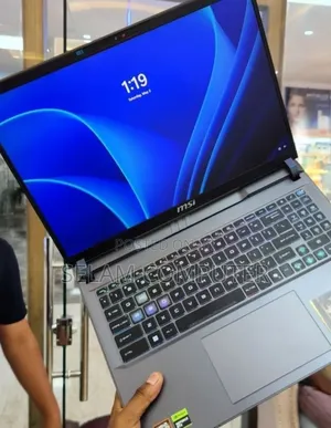New Laptop MSI Pulse GL66 16GB AMD Ryzen 9 SSD 1T