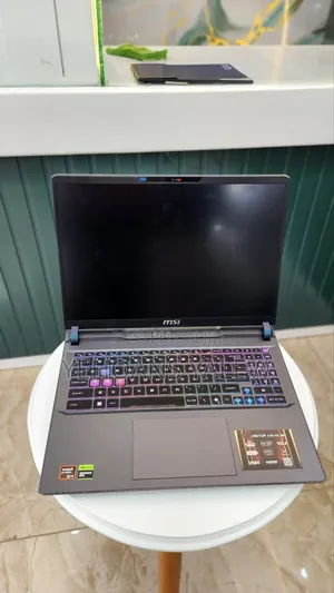New Laptop MSI Vector 16 HX AI A2XWIG 16GB AMD Ryzen 9 SSD 1T